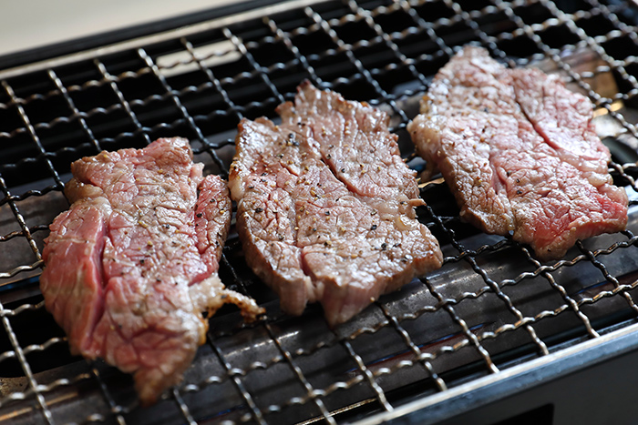 トモサンカクの焼肉